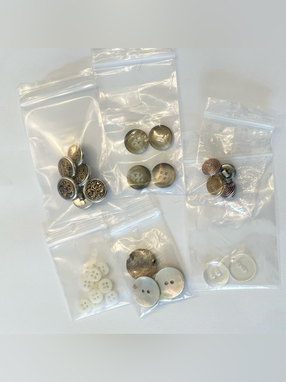 Mixed Button Lot - 31 in total. Metal, Shell & Vintage Styles